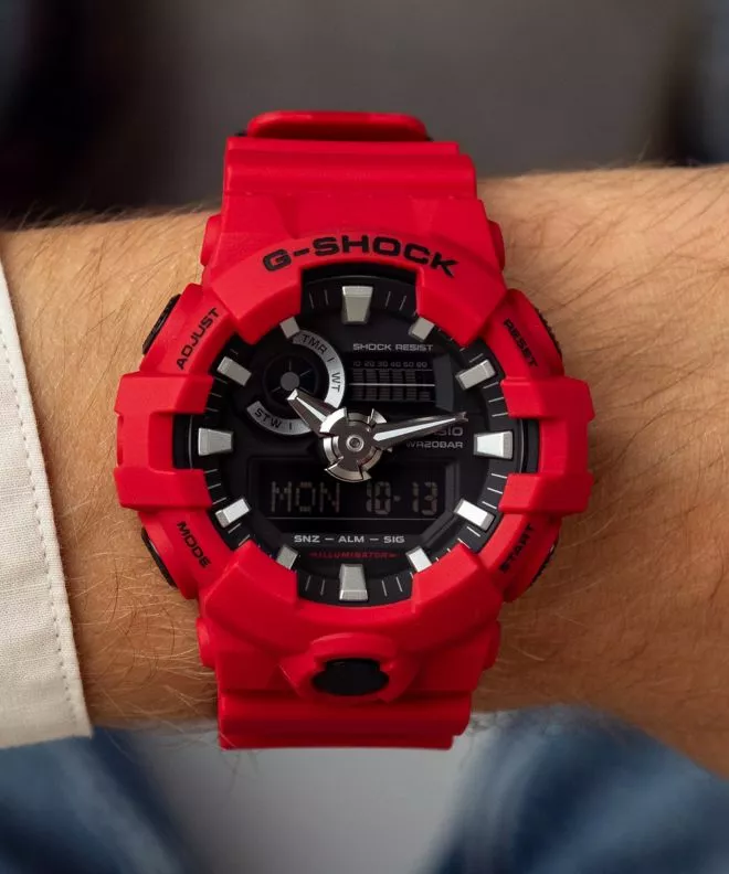 Reloj para hombres G-SHOCK Casio GA-700-4AER