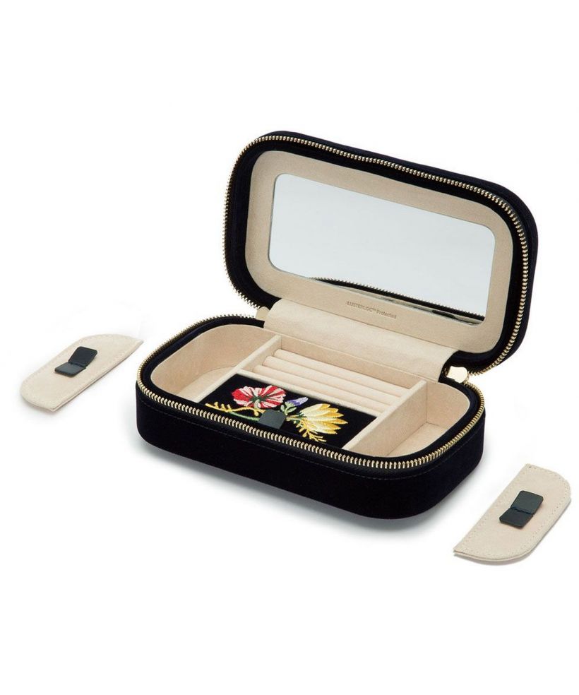 Caja Wolf Zoe Travel