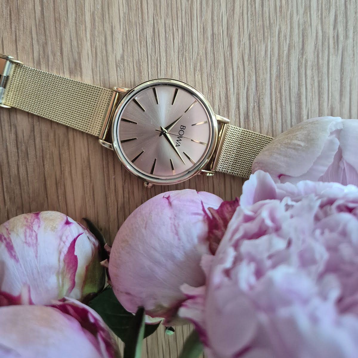 Reloj para mujeres BOWA Praha Pink-Gold Mesh 38